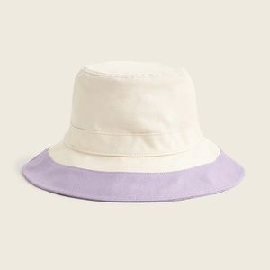 Wide-brim bucket hat in colorblock
Item AK861